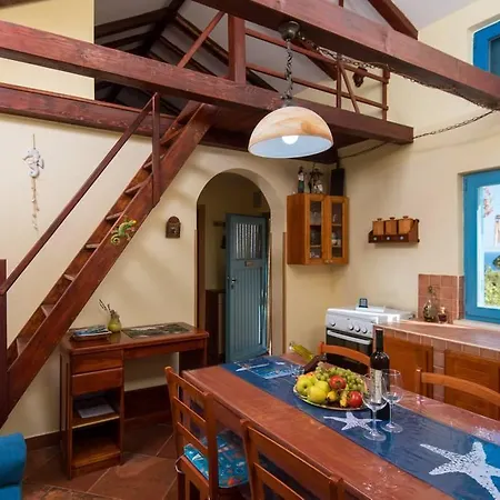 Robinsonhome Rasohatica * Korčula